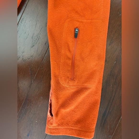 The North Face Sz M Orange Fleece Pullover Quarter Zip Sleeve Pocket Finger Hole - Picture 2 of 9